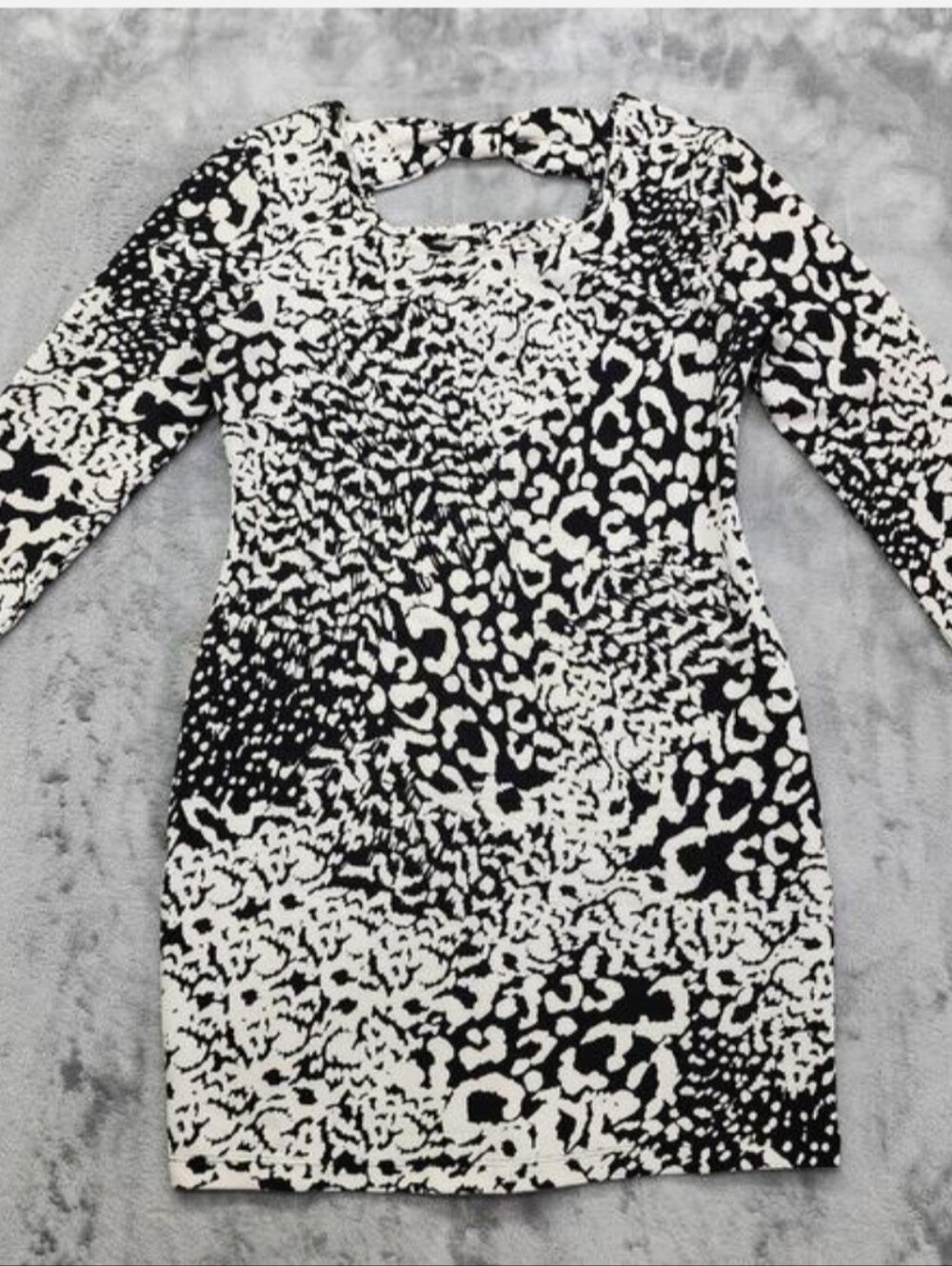 Forever 21 Black and White Animal Print Long Sleeve Dress
